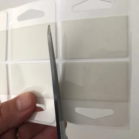 Strong Adhesive Hang Tabs Delta HD